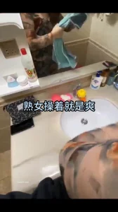 张婉悠厕所门种子